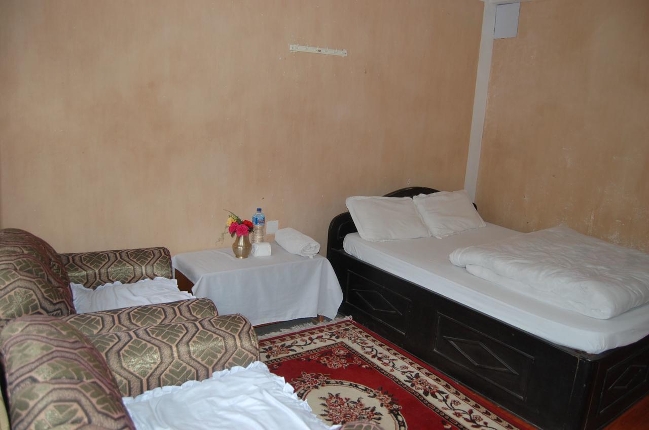 Shrestha Hotel & Restaurant Bandipur Bagian luar foto