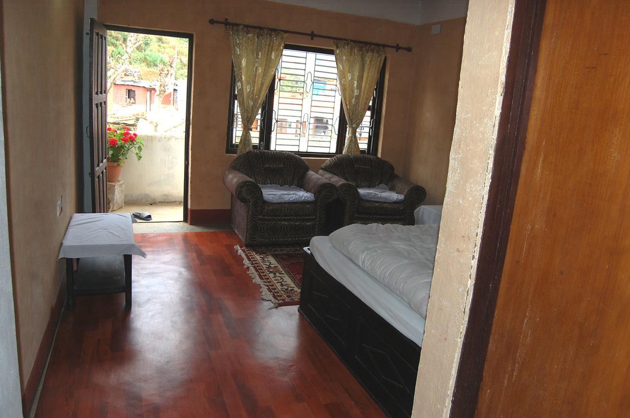 Shrestha Hotel & Restaurant Bandipur Bagian luar foto